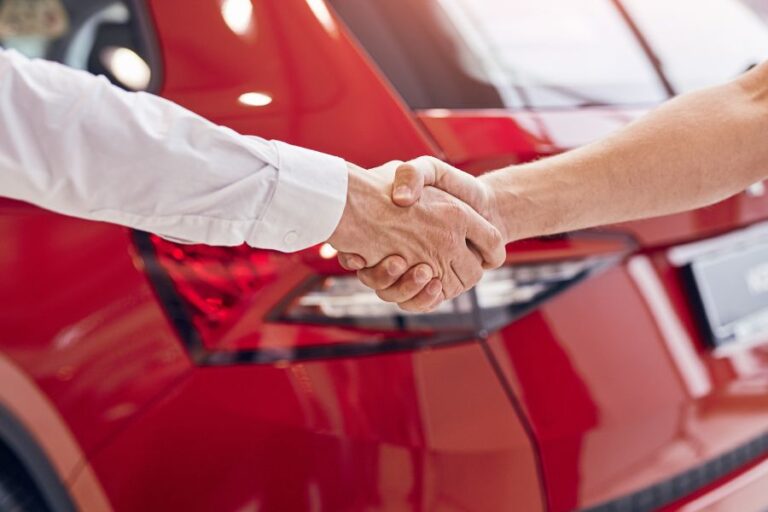 Jak bezpiecznie sprzedać auto